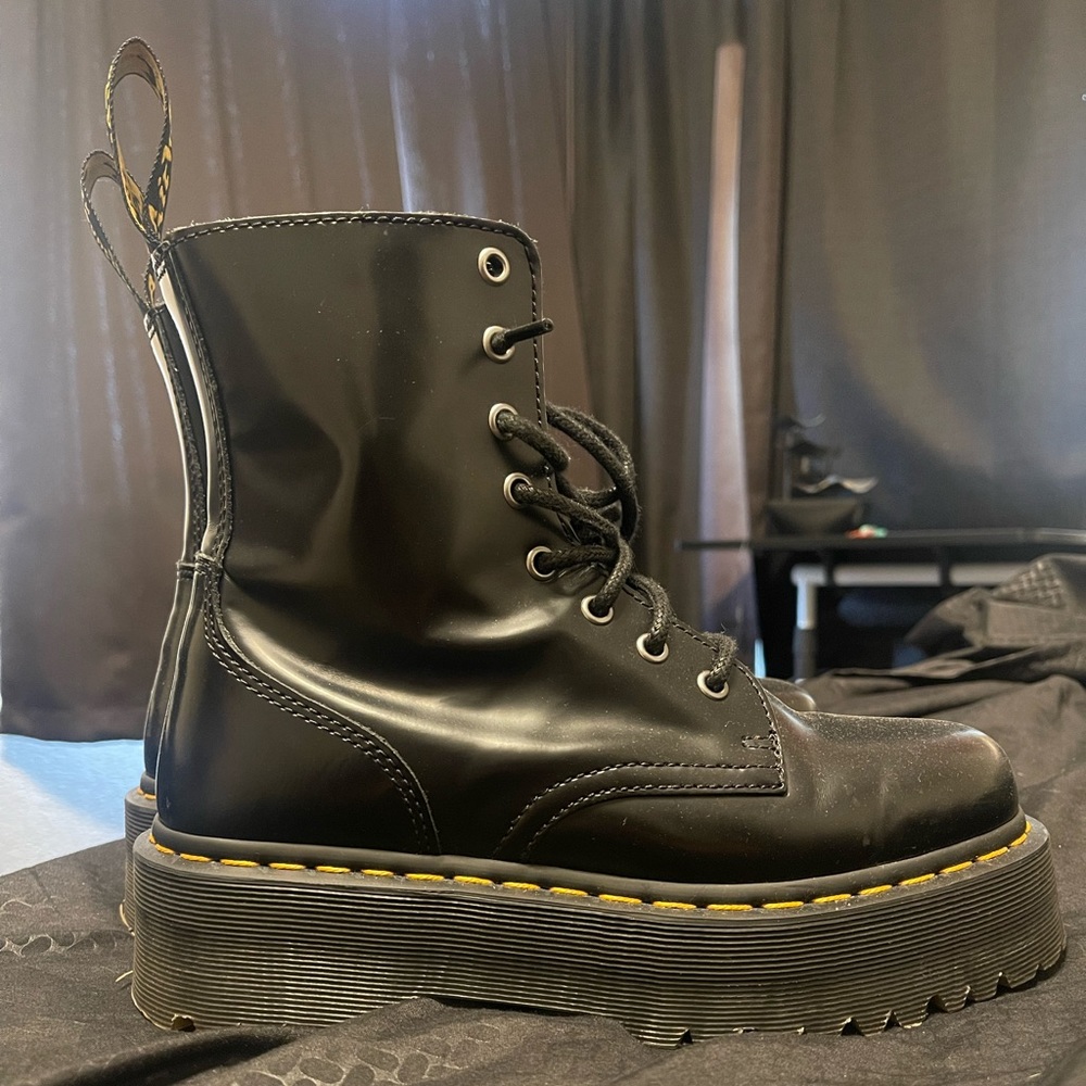 Barely used like new DR Martens